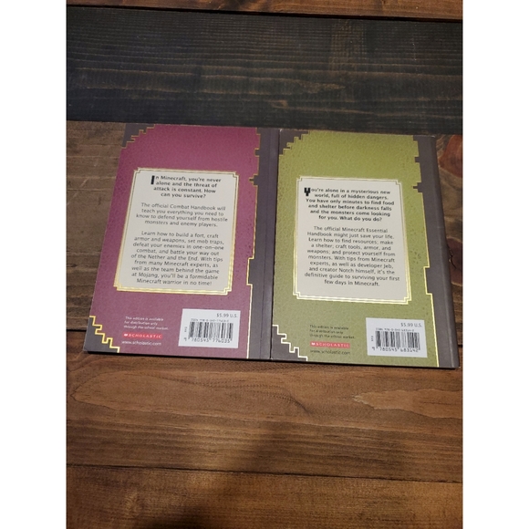 Mojang MINECRAFT Combat/Essentials Handbook Lot of 2 Like New - Picture 2 of 2